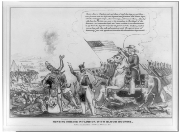 Ein Schwarz-Weiß-Bild einer Gruppe von Menschen, einige zu Pferd, mit einer Flagge im Hintergrund und Text unten mit der Aufschrift "Indians in Florida jagen mit Bluthunden".