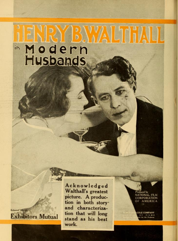 Ein Buchumschlag mit einem Mann und einer Frau in inniger Umarmung, darunter der Text "Henry B. Walthall in Modern Husbands".