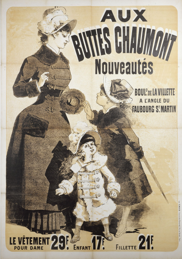 Ein Mode-Show-Plakat mit einer Frau in einem langen, hochgeschlossenen Kleid mit langen Ärmeln und einem Kind in einem passenden Kleid und Hut, beide umarmend und in die Ferne schauend.