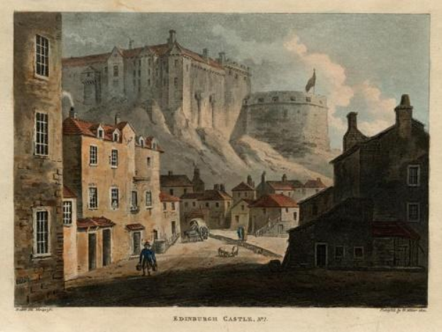 Gemälde von Edinburgh Castle in Schottland mit Gebäuden, Menschen, Karren und einer Fahne im Vordergrund, Wolken am Himmel und Text unten.