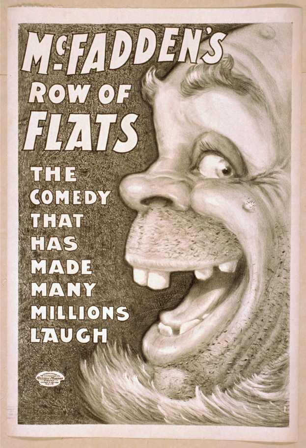 Ein Plakat mit einer Person mit einem breiten, zahnreichen Grinsen, wilden Haaren und einem hellgelben Hintergrund, mit dem Text "McFadden's Row of Flats: Die Comedy, die viele Millionen zum Lachen gebracht hat" darauf.