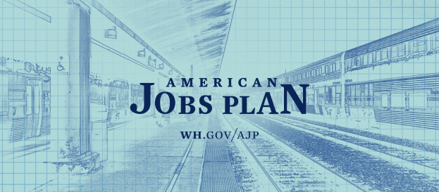 Blueprint eines Bahnhofs mit der Aufschrift "American Jobs Plan" und einem Zug auf der rechten Seite und Eisenbahnschienen daneben.