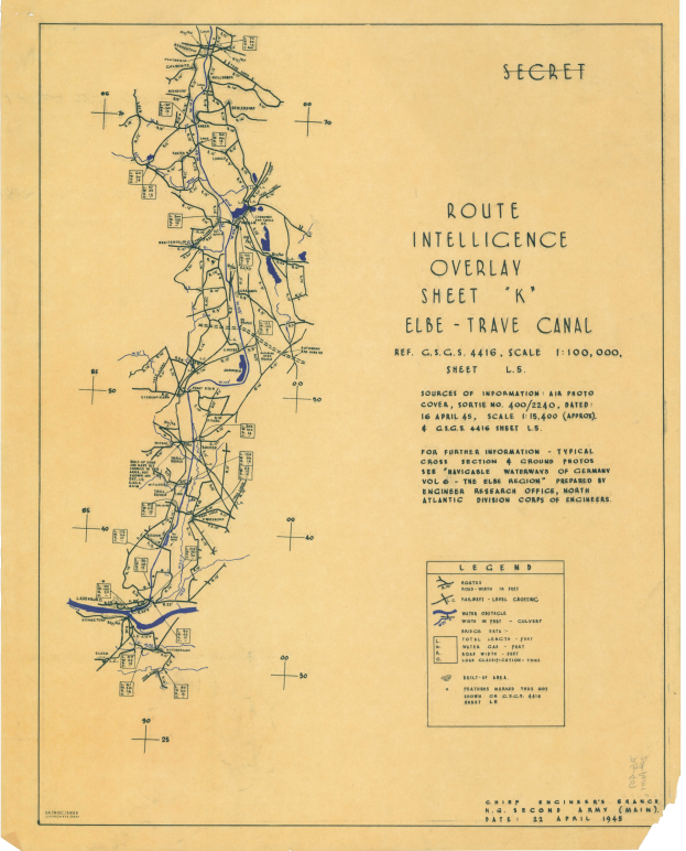 Ein cremefarbenes Papier mit einer Routenintelligenz-Überlagungsseite, die eine detaillierte Karte des Elbe-Trave-Kanals einschließlich Straßen, Autobahnen und Sehenswürdigkeiten sowie beschreibenden Text über den Kanal und seine Verbindungen zeigt.